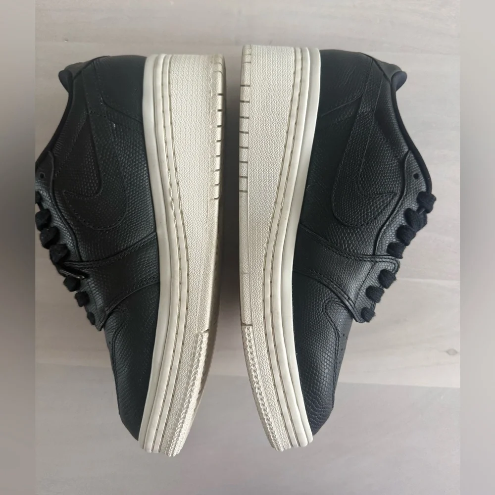 Nike Women's Air Jordan 1 Retro Low Lifted Phantom. Size 9.5